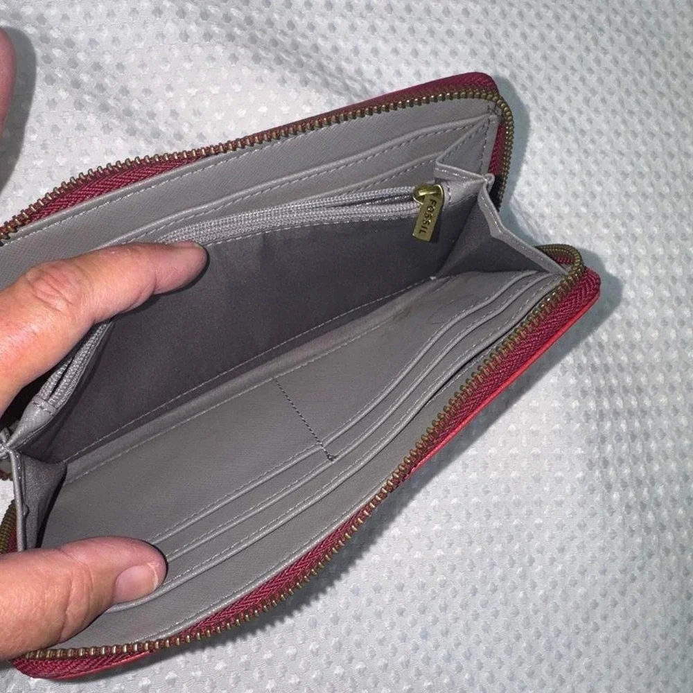 Fossil Zip Around Wallet Women OS Red Excellent Pebbled Leather Tassel Accent